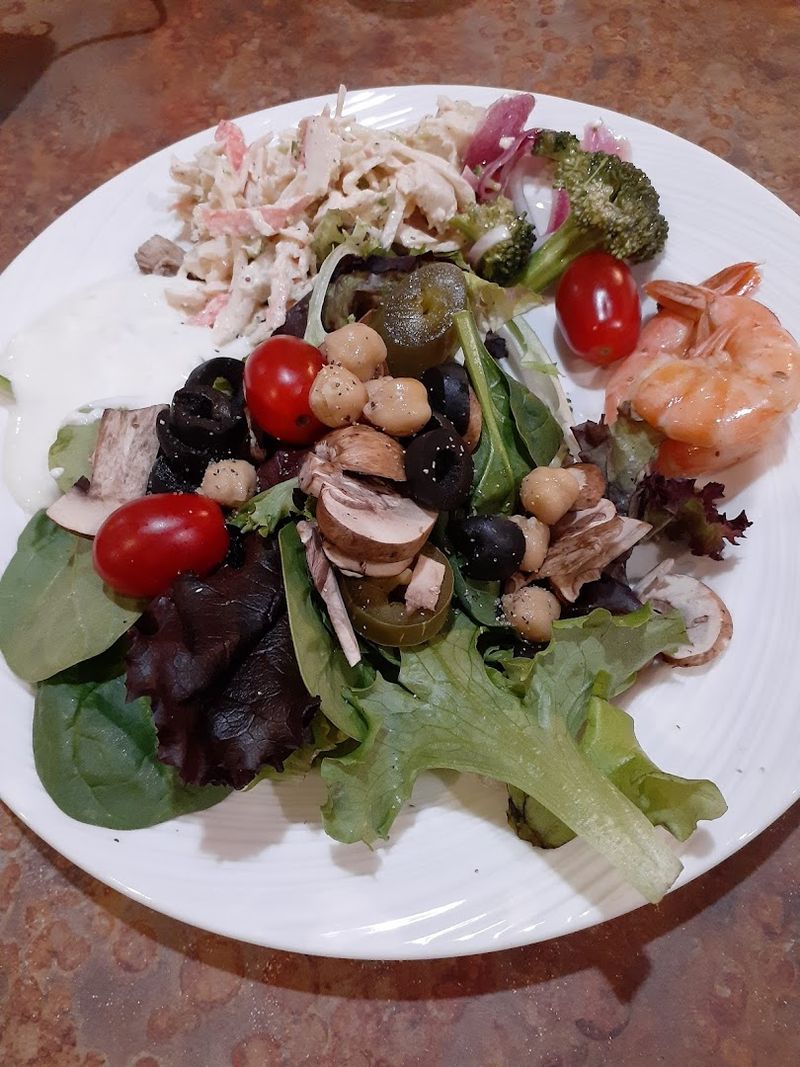 The Salad Bar and Sides That Keep Things Fresh