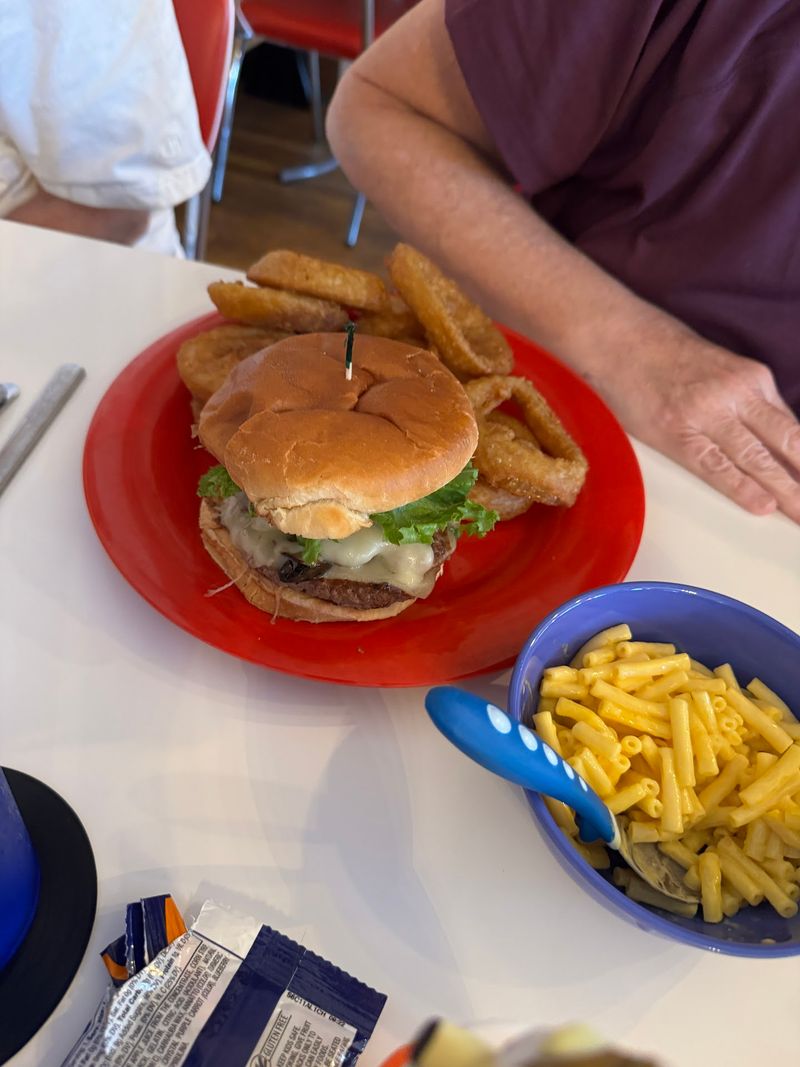Smash Burgers And Seafood Rolls Take Over At Lunch