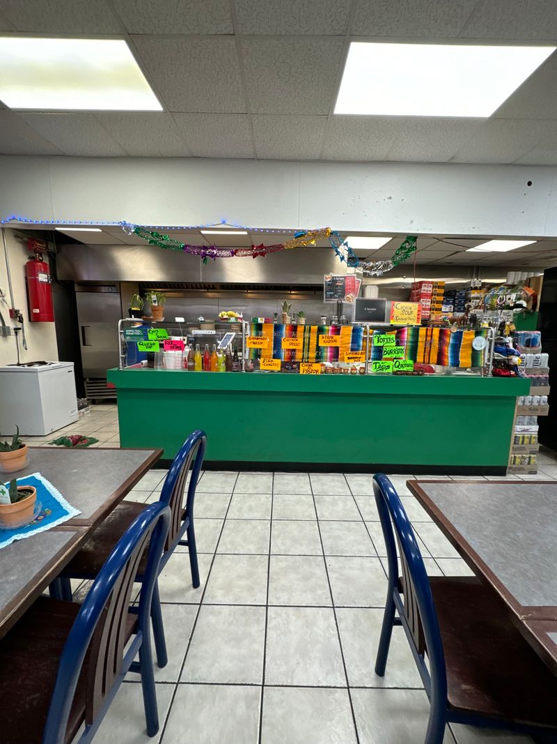 El Pariente Taco Shop