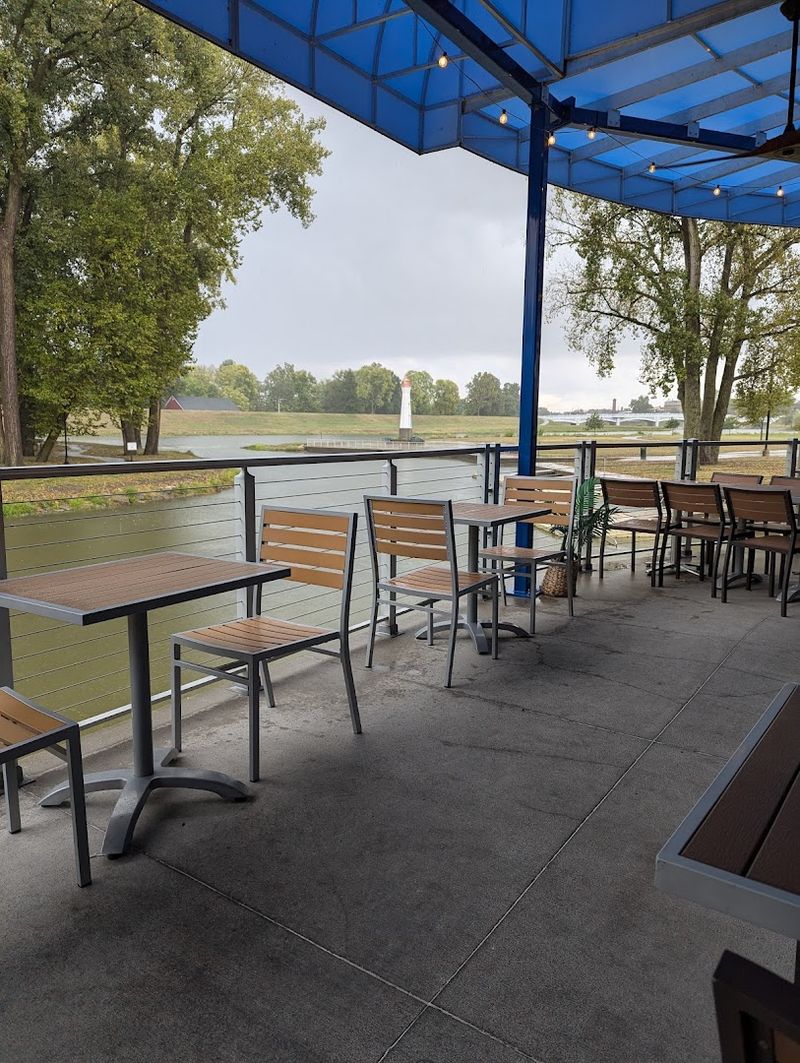 Smiths' Boathouse Restaurant, Troy