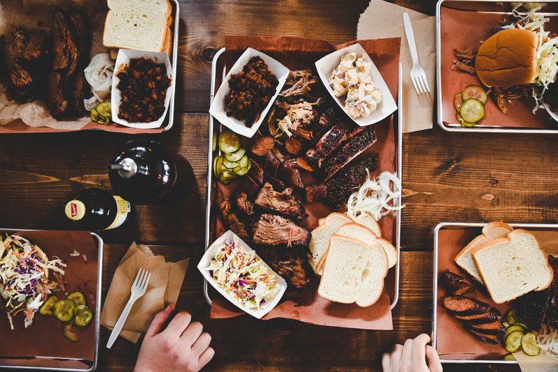 The Proper Pig Smokehouse – Lakewood