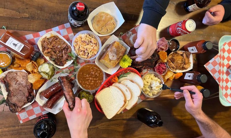 Smokey's BBQ, Brewer