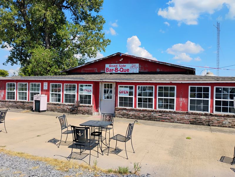 Roadside BBQ — Proctor, AR