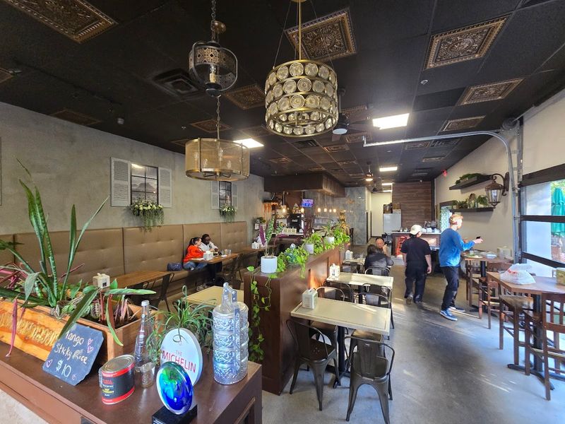 Snackboxe Bistro