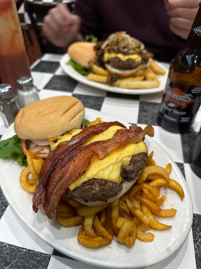 Grill Marks – Modern-Retro Burger Spot