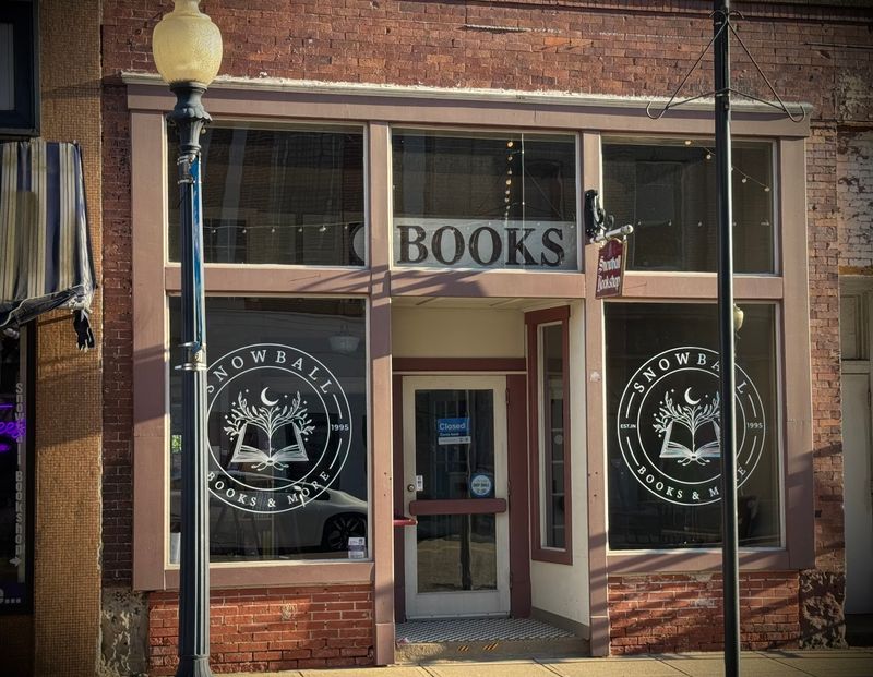 Snowball Book & More, Barberton