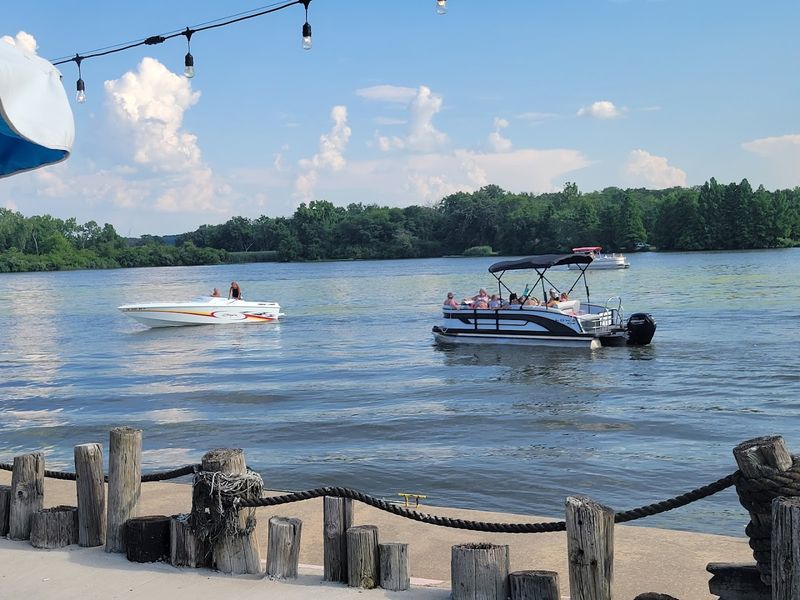Snug Harbor Marina, Marseilles