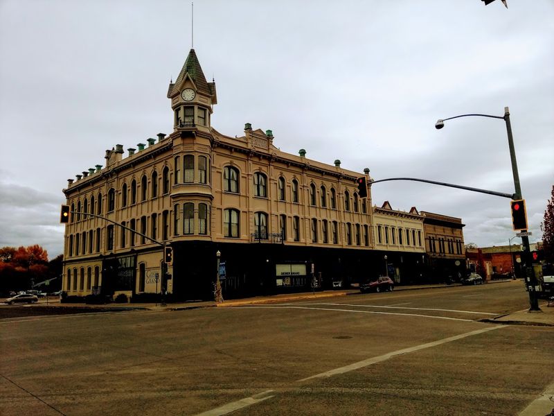 Wandering The Baker City Historic Downtown