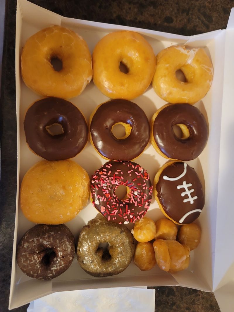 Soft, Fresh, Old-School Donuts Worth the Drive Soft, Fresh, Old-School Donuts Worth the Drive