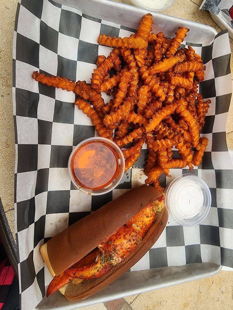 Lobster Mac And Cheese Is A Crowd Favorite