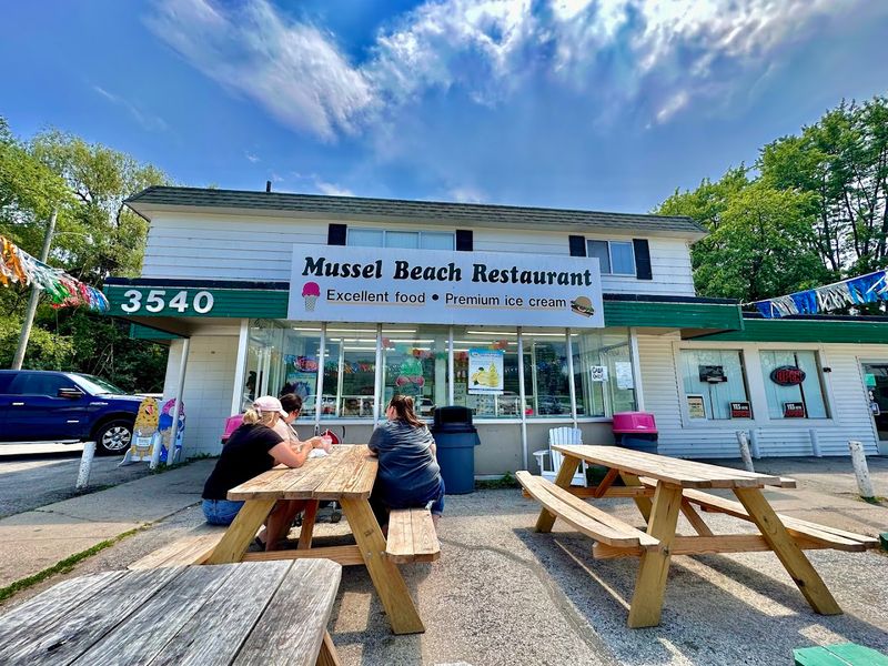 The Bay City Atmosphere That Makes Everything Taste Better