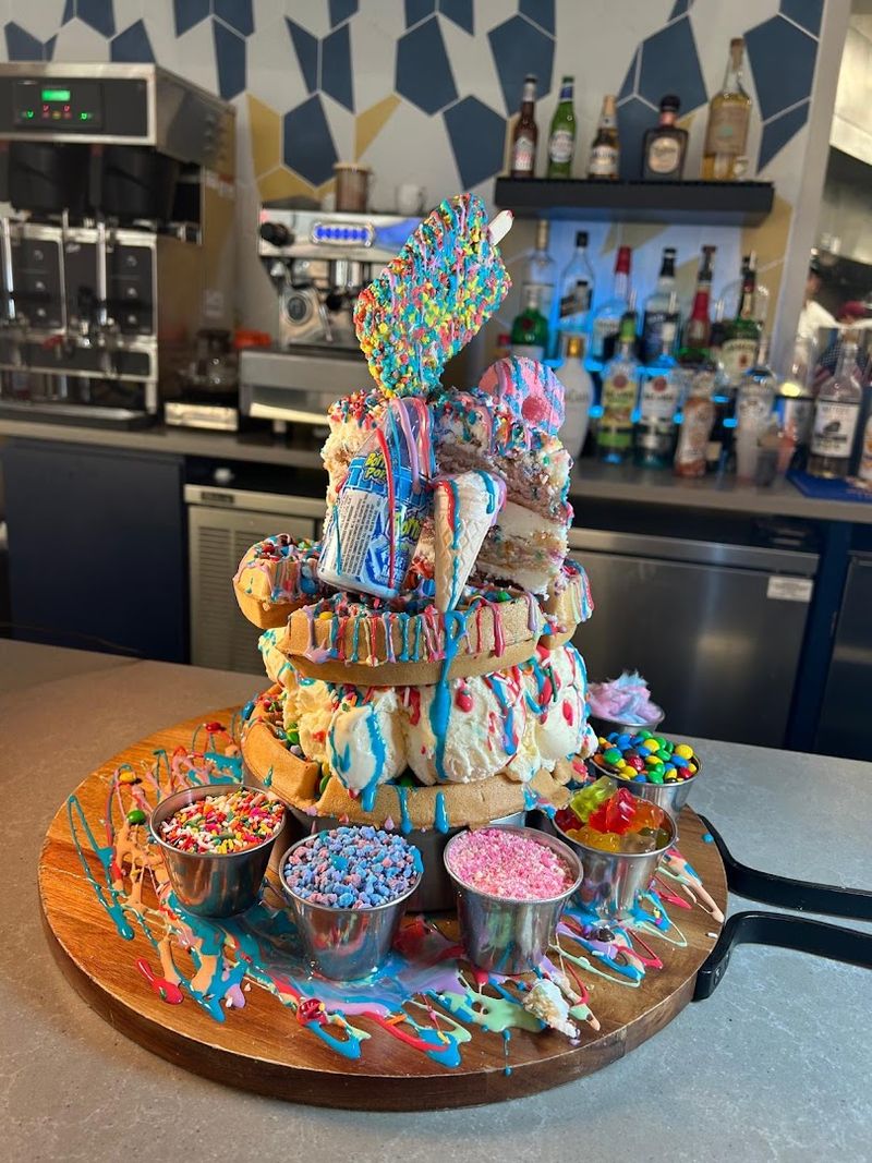 Full-Size Cakes That Look Like Edible Artwork