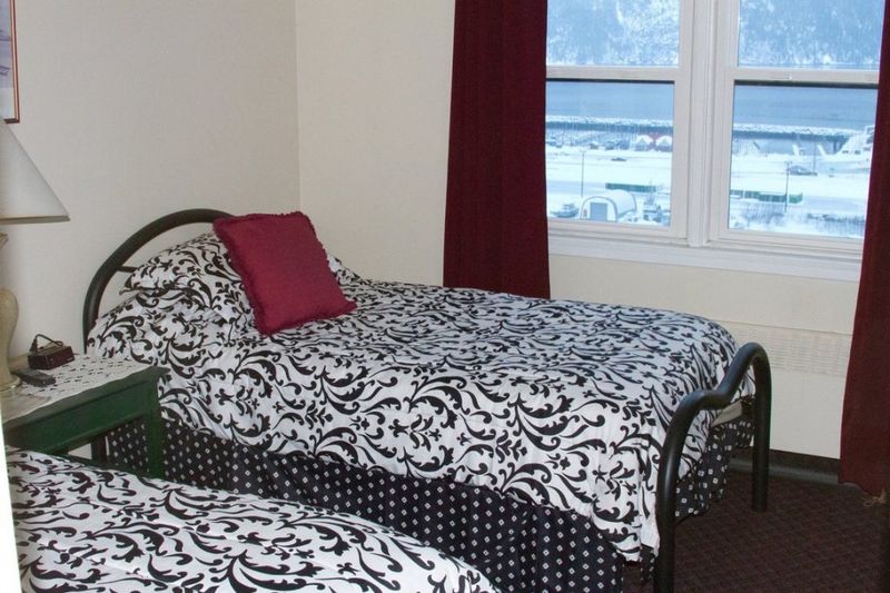 Some Units Welcome Short Visits, So Book Smart