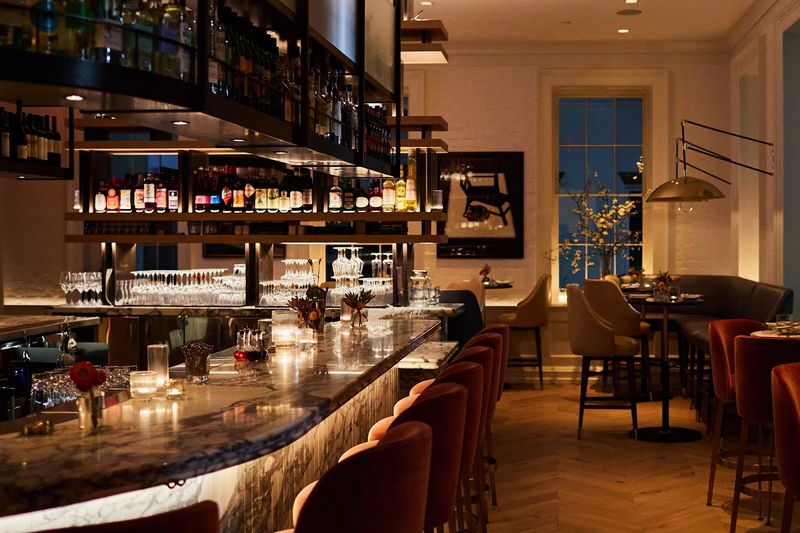 Sorelle, Charleston