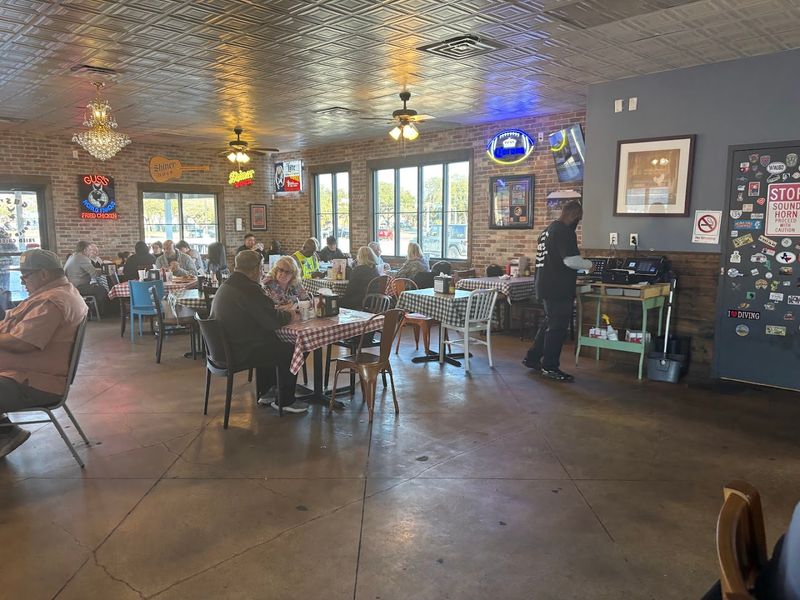 Gus’s World Famous Fried Chicken