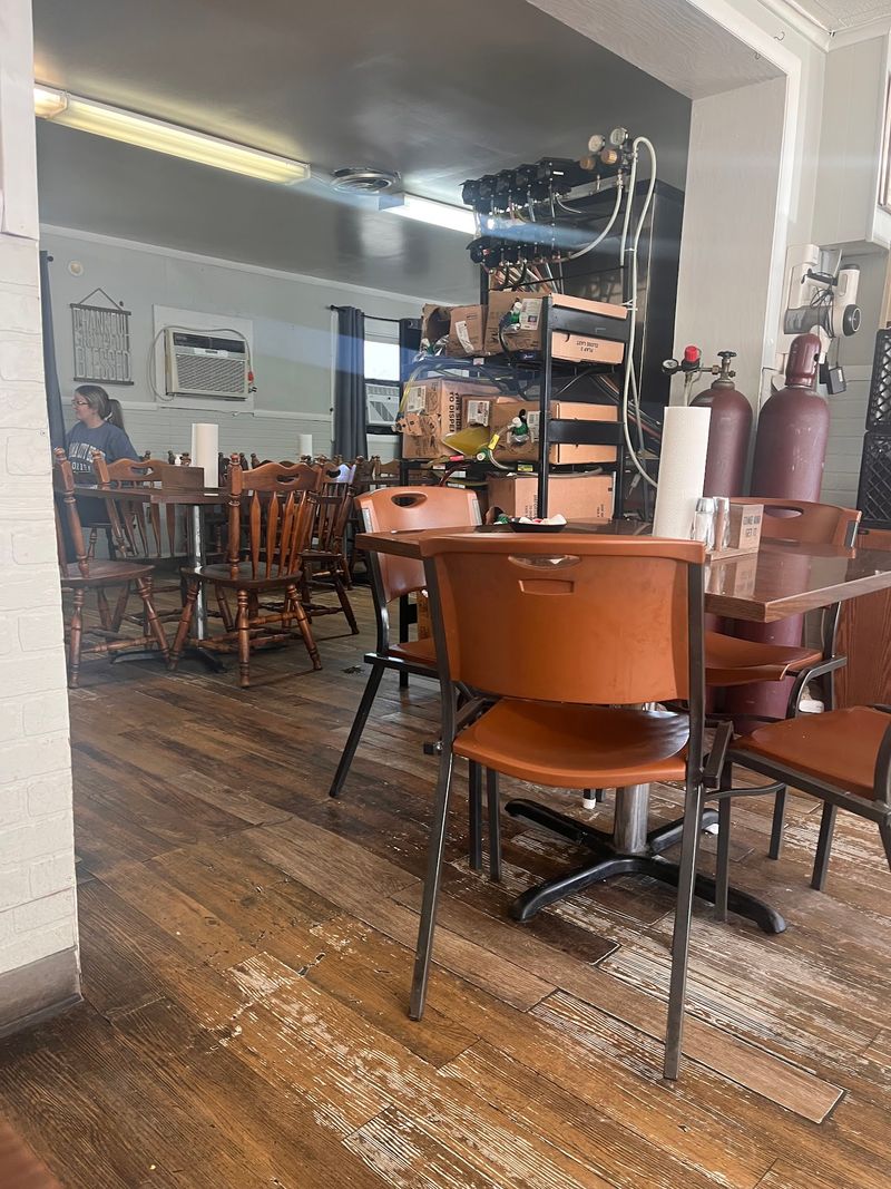 South Main Dine In