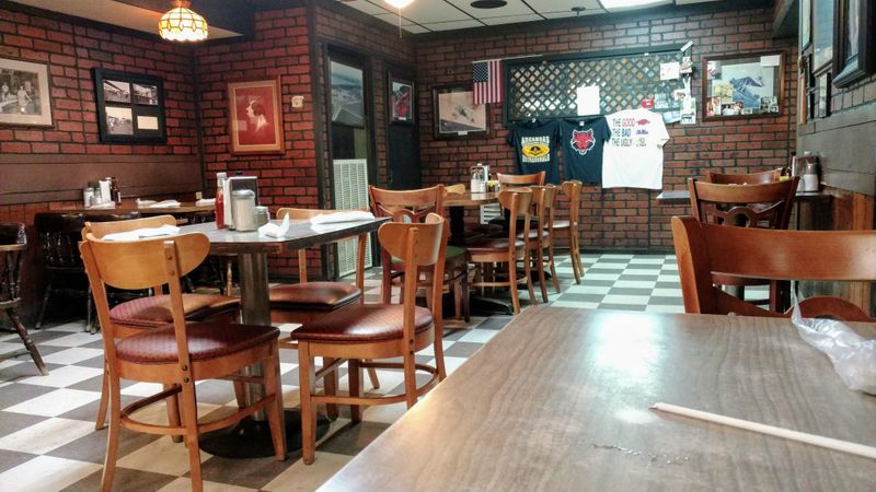 Why The Dixie Pig's Barbecue Is Unforgettable