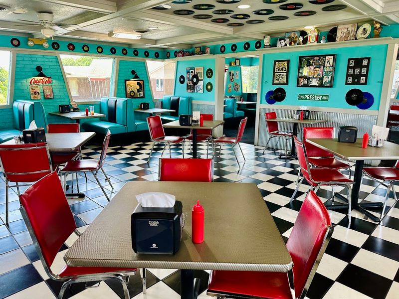 Dairy Dip Diner, Van Buren