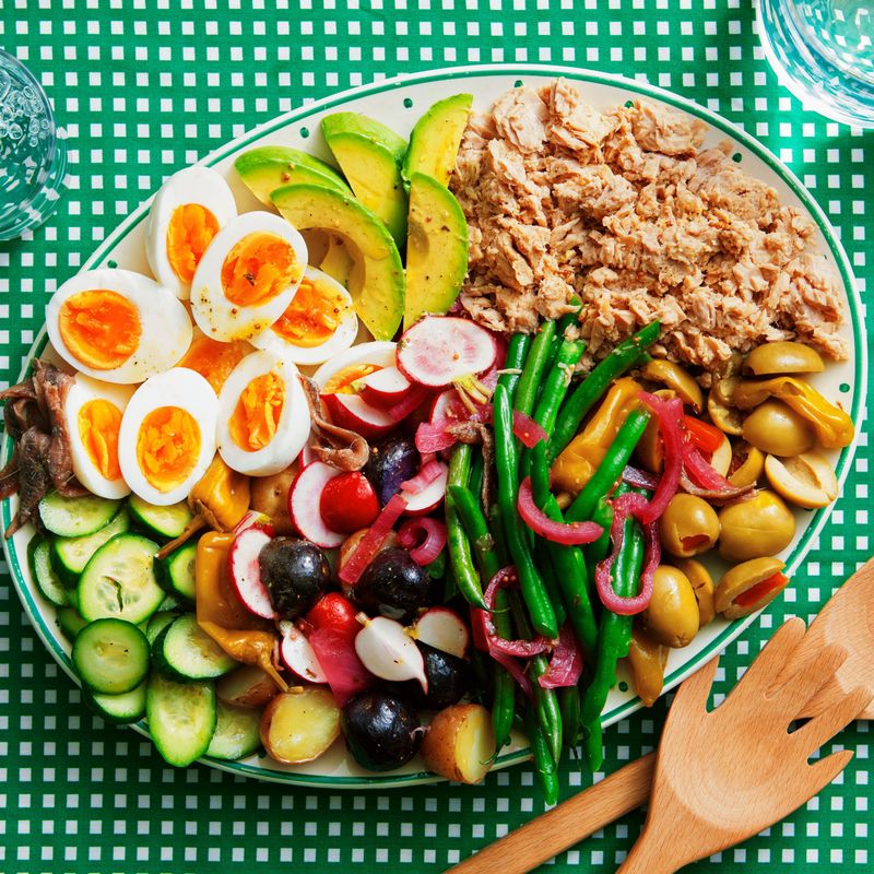 Tuna Niçoise Salad: French Riviera Classic