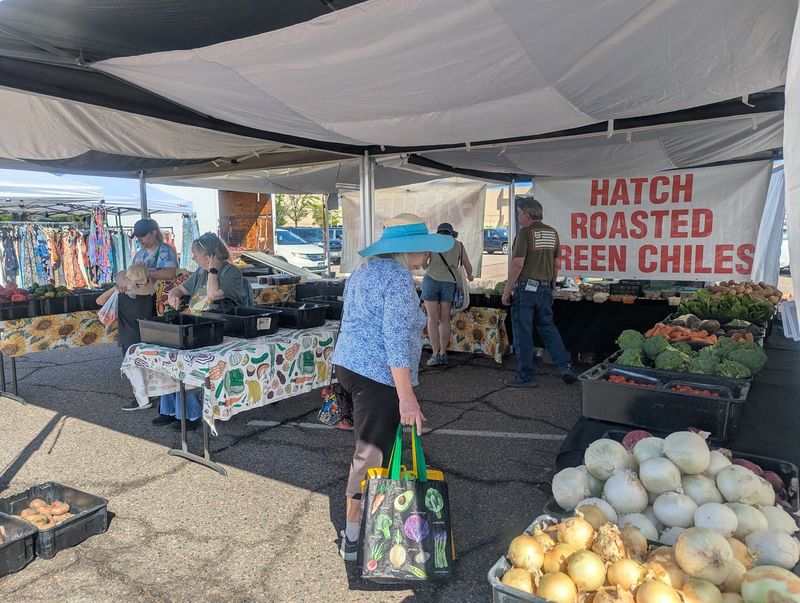 Southwest Plaza Farmers' Market, Littleton
