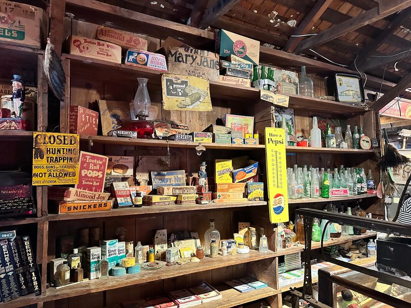 Souvenirs And Sweet Key Lime Pie