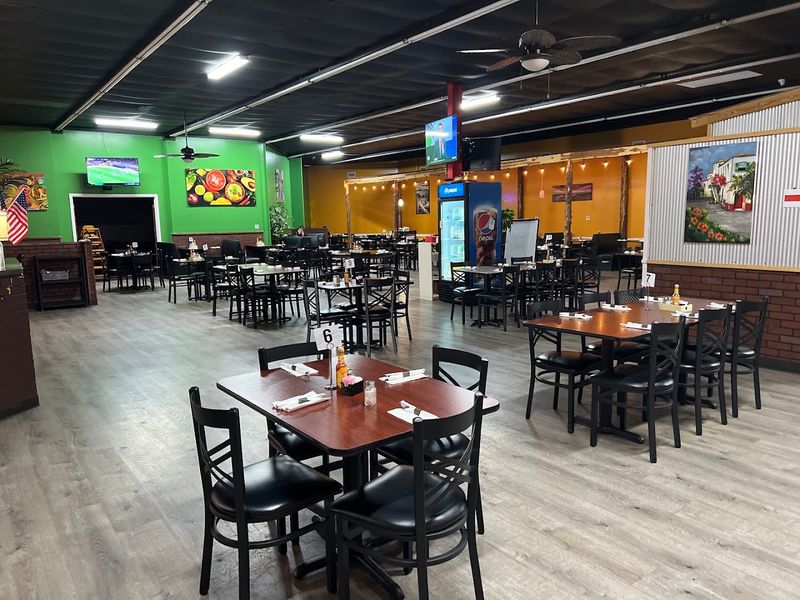 Spacious Seating Makes Group Meals Feel Easy