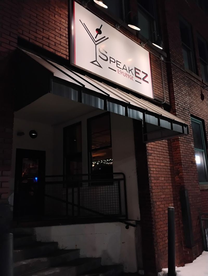 SpeakEZ Lounge