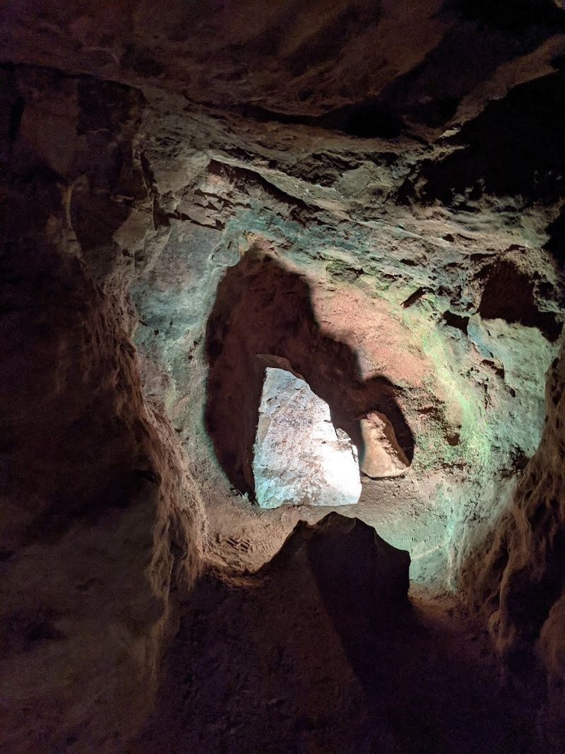 Spelunking And Rappelling For Thrill-Seekers Spelunking And Rappelling For Thrill-Seekers