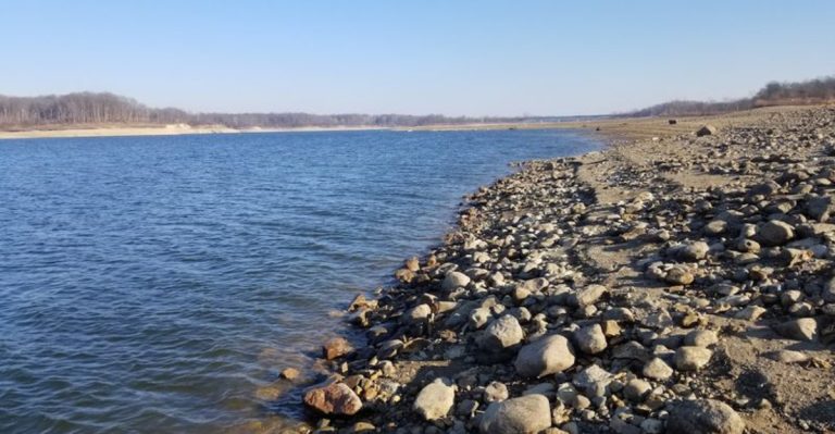 Spend One Evening At This Indiana Lake And You’ll Understand The Secret