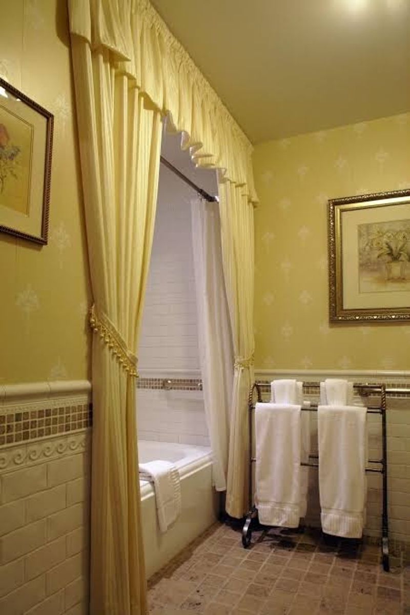 Spending The Night Like Actual Royalty At OHEKA Hotel