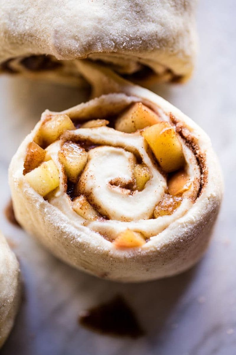 Overnight Apple Cinnamon Rolls
