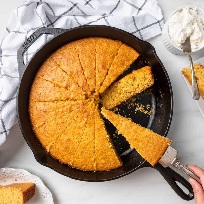 Golden Skillet Cornbread