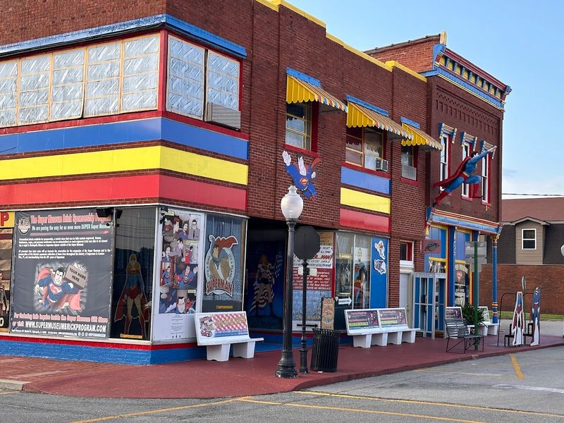 Super Museum, Metropolis