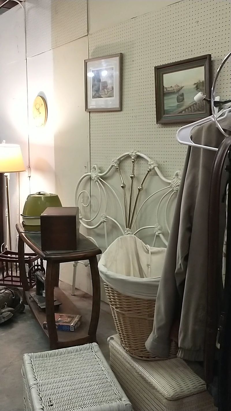 Sports Memorabilia, Art, And Unique Decor Give Collectors Plenty To Hunt Sports Memorabilia, Art, And Unique Decor Give Collectors Plenty To Hunt