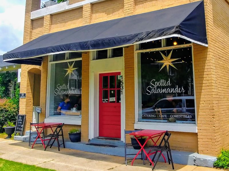 Spotted Salamander Cafe, Columbia