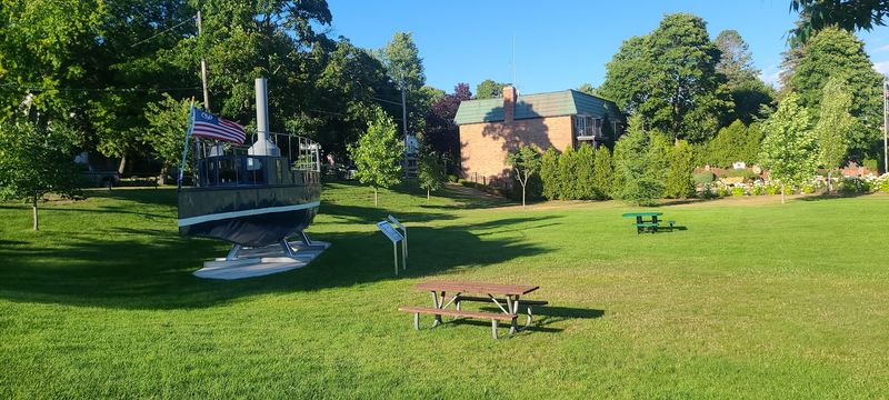 Tunnel Of Trees Preview Drive