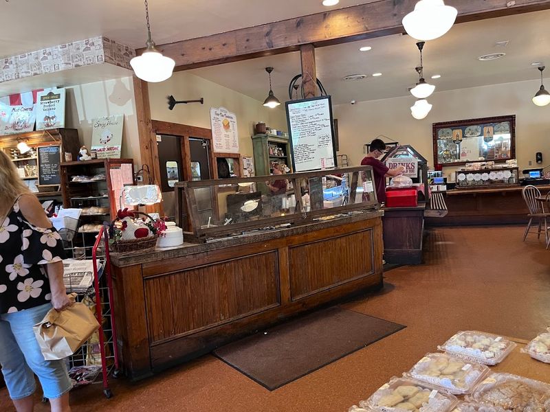 SpringHouse Country Store, Creamery and Eatery