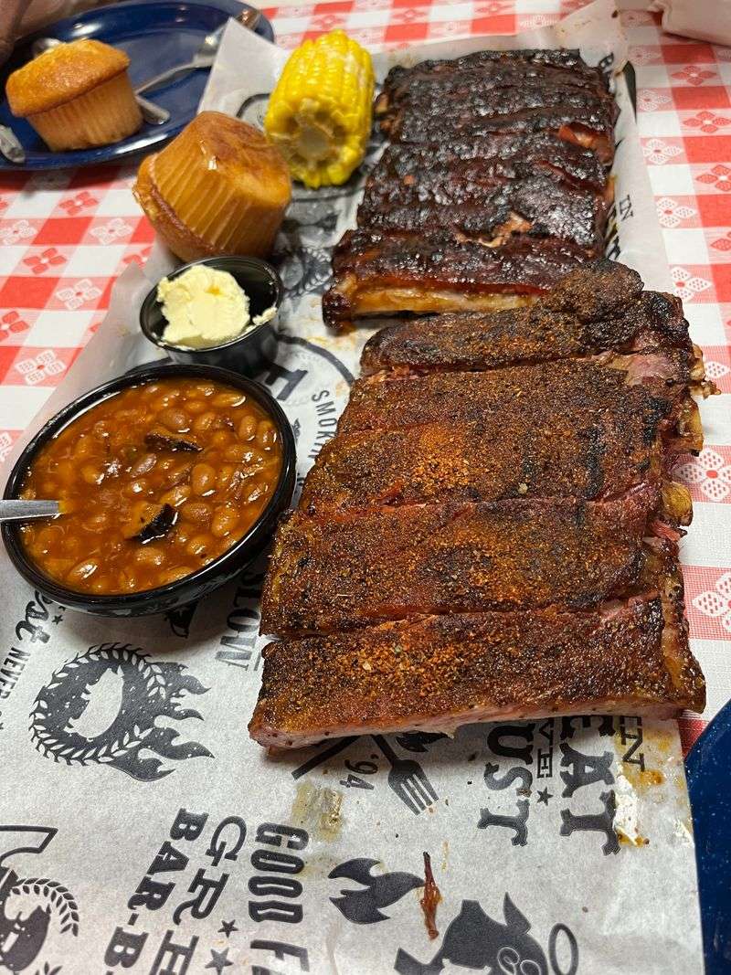 Famous Dave's Bar-b-que – Greenwood