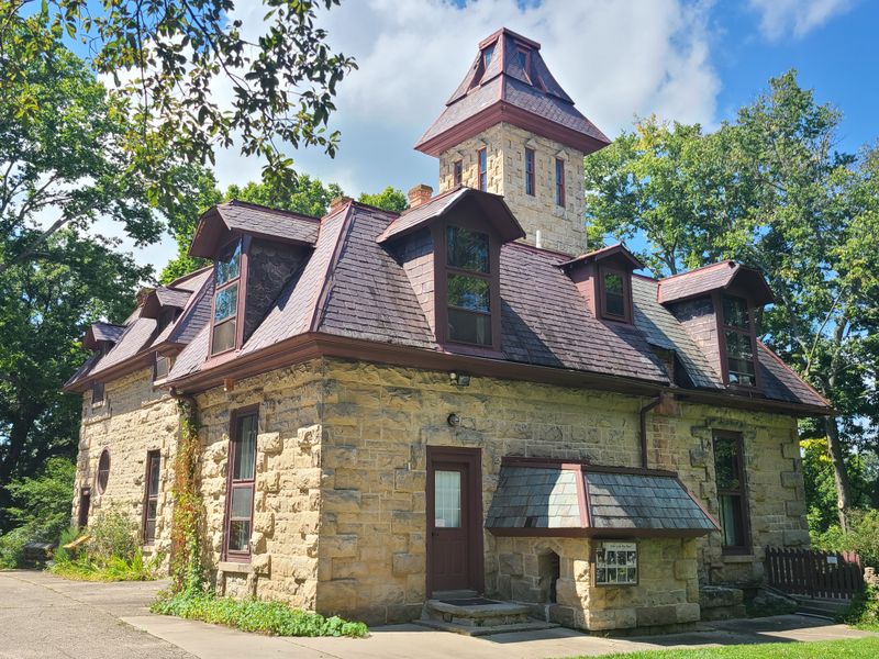 Piatt Castle Mac-A-Cheek, West Liberty