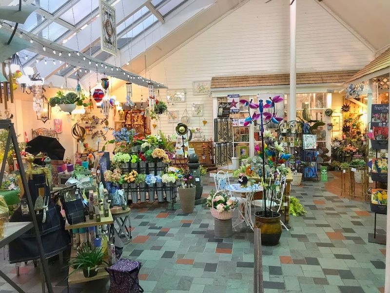 St. Charles & Geneva - Twin Towns With Twice The Treasure