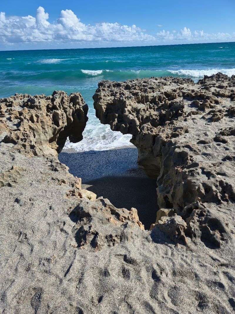 Blowing Rocks Preserve