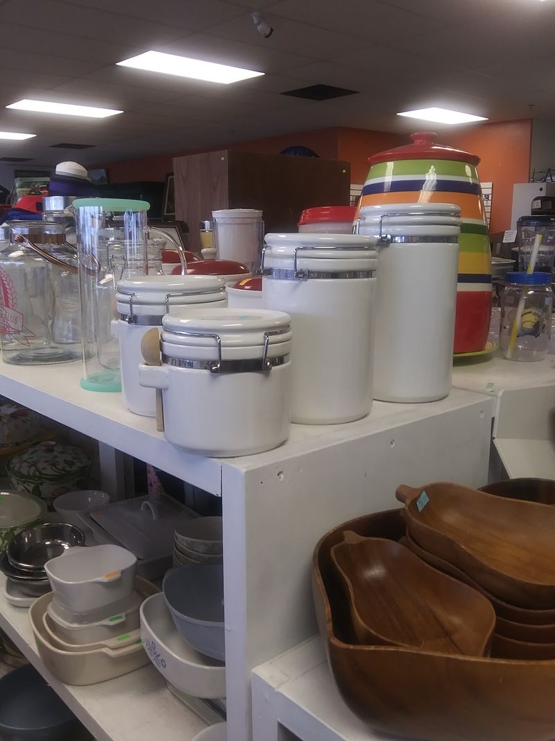 St. Paws Thrift Store, Colorado Springs