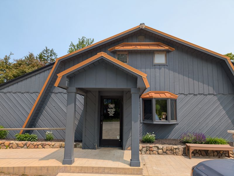 Sleepy Owl Restaurant — Syracuse, Indiana