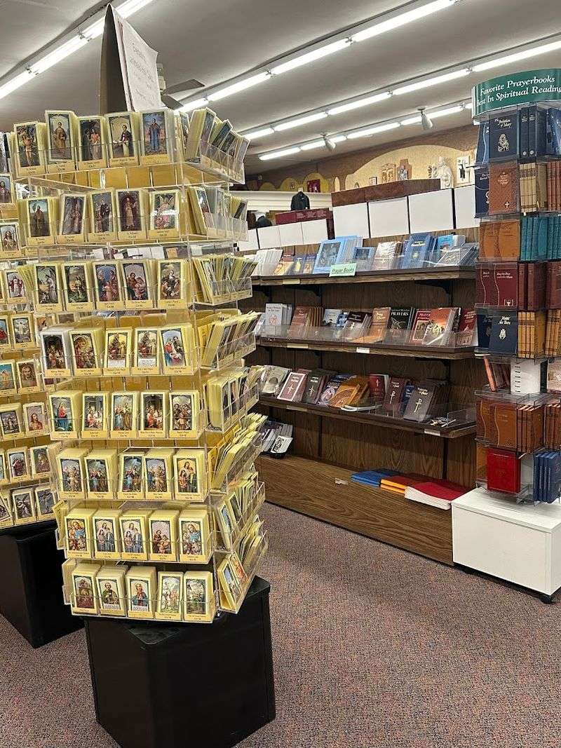 A Website That Extends the Store Nationwide