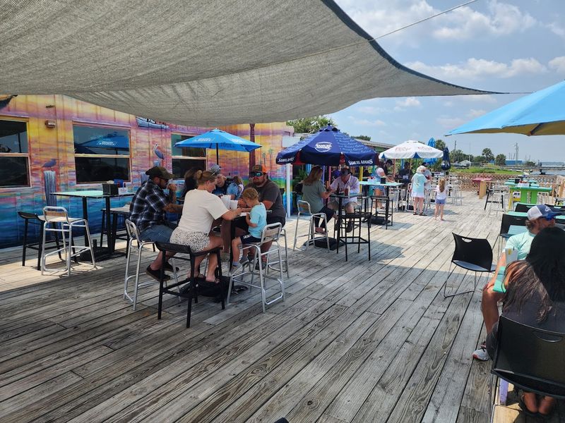 Why Singletons Seafood Shack Keeps Drawing People Back