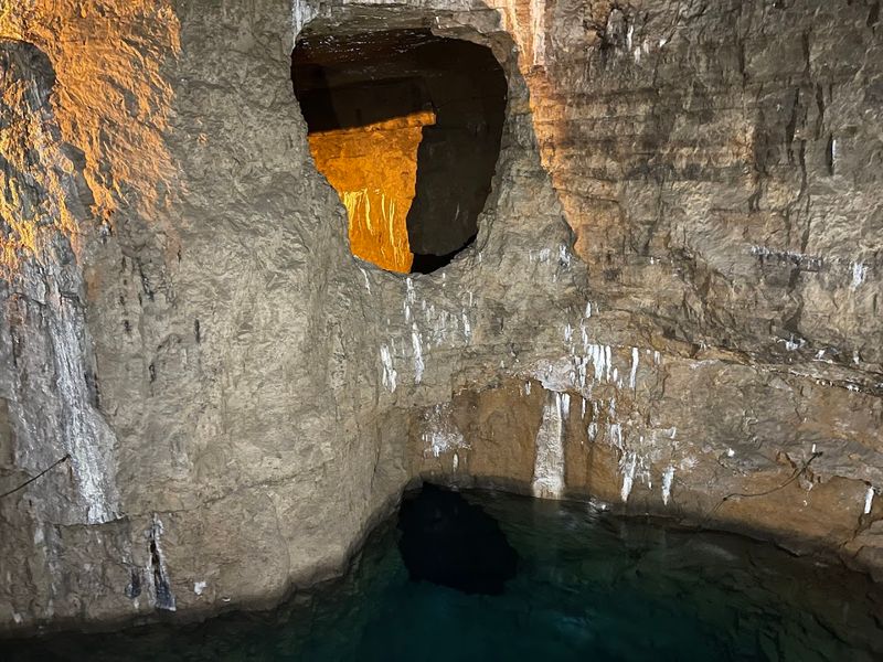 Stalactites, Flowstone, And Geology That Will Blow Your Mind Stalactites, Flowstone, And Geology That Will Blow Your Mind