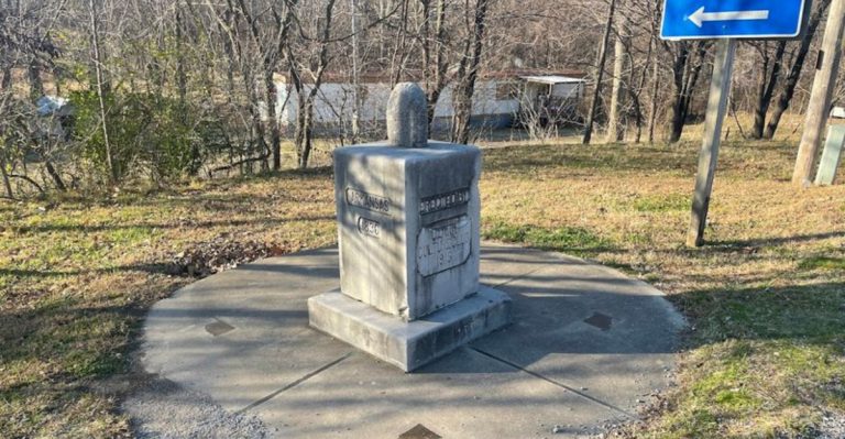 Stand In Three States At Once On This Unique Arkansas Road Trip
