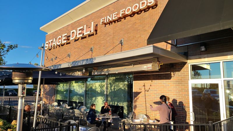 Stage Deli W. Bloomfield