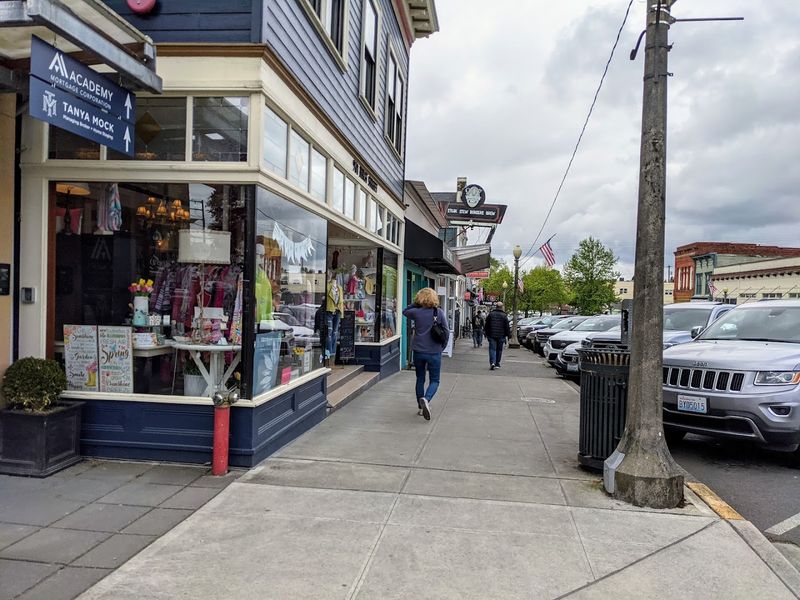 Stargazer Records: Vintage Vinyl Heaven For Music Lovers