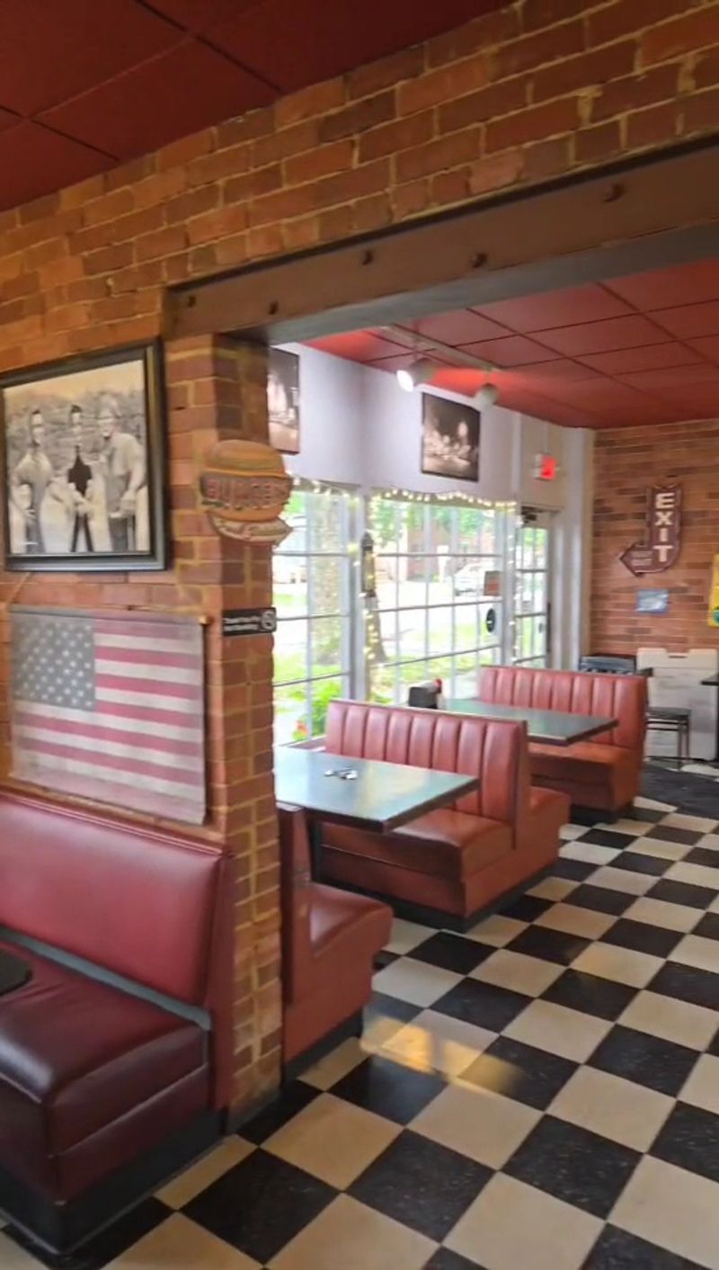 Neader's Diner, Marietta